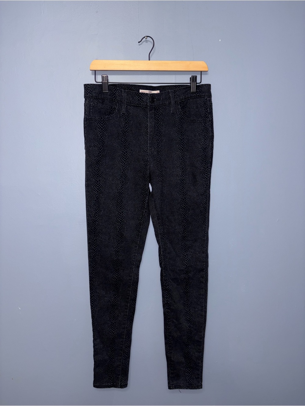 Levi’s • Black 720 Printed Jeans